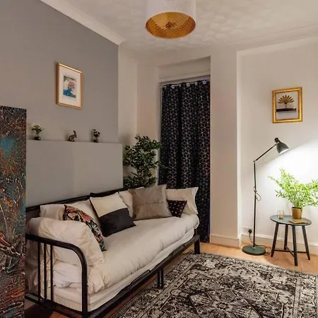 The Gatsby - Art Deco House For 13-3